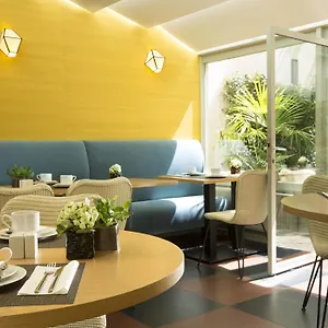 A La Des Artistes Otel